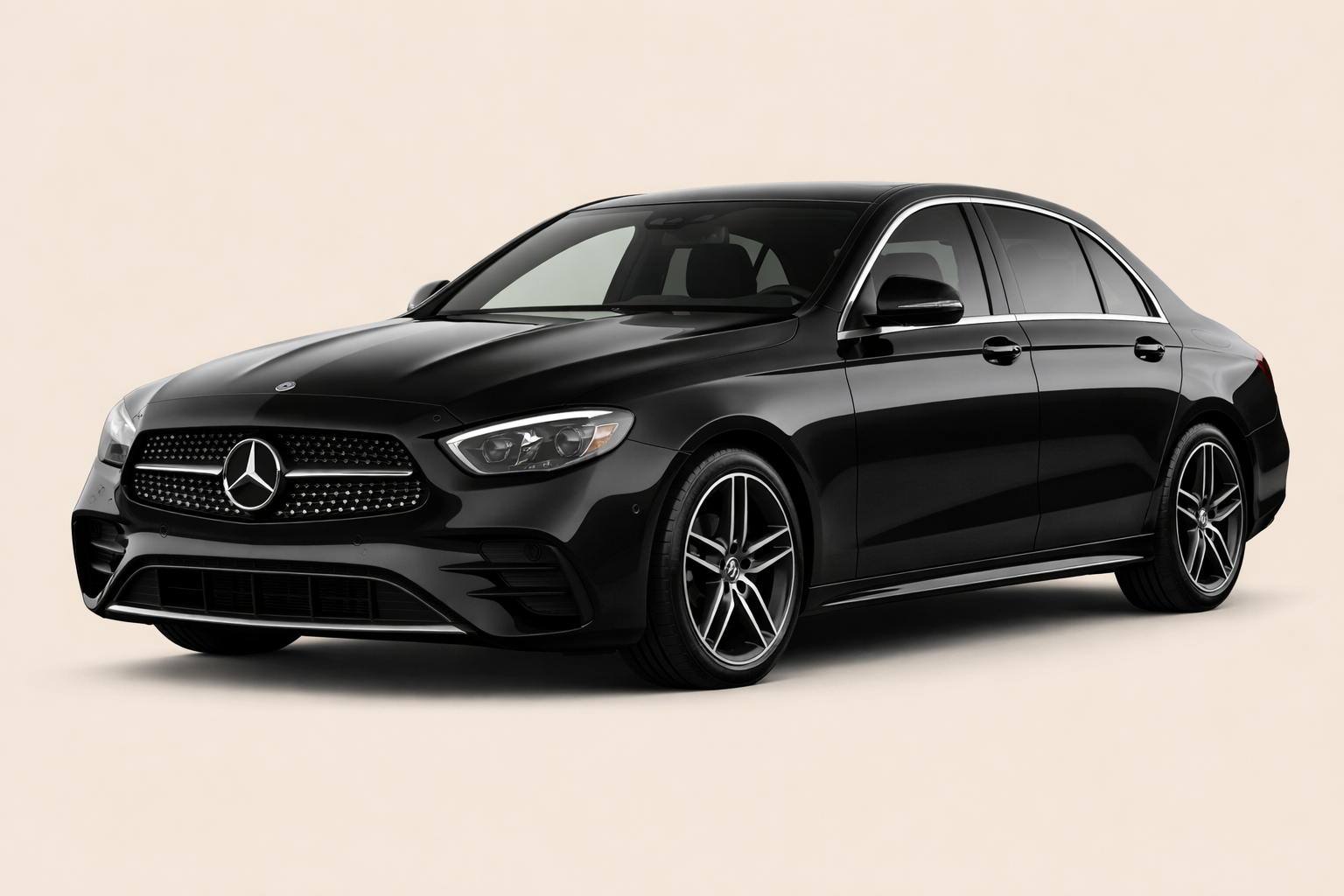 MERCEDES BENZ - Luxury Sedan
